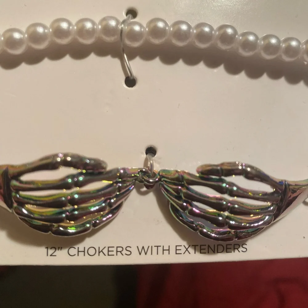 Beautiful pear and silver choker set. - Picture 1 of 3